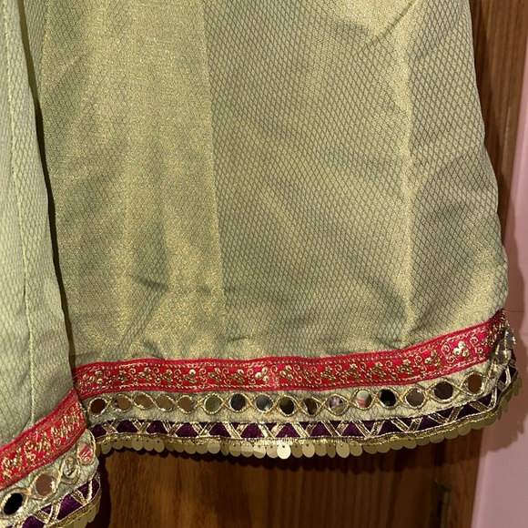 Pakistani Indian Lehenga choli - Picture 6 of 7